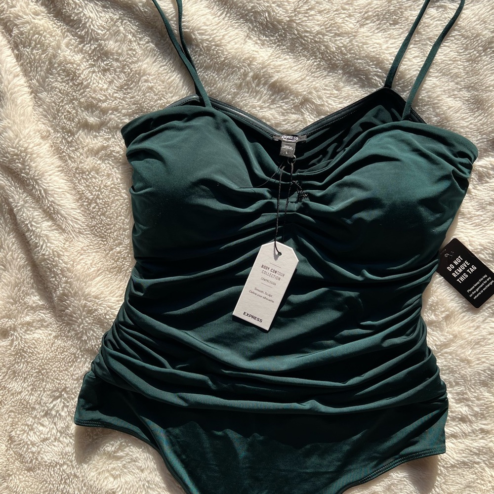 Elegant Green EXPRESS BODY CONTOUR Women's Top - Picture 2 of 6